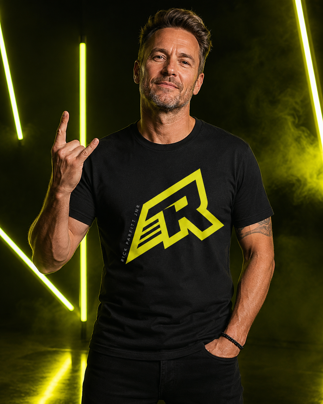 FLYING R UNISEX BLACK T-SHIRT